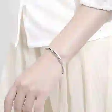 银千惠 经典素圈 简约时尚推拉可调节年轻款素圈手饰品 光面 手镯 女款 礼盒装