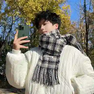 优幽兰 百搭时尚格子流苏日韩系高级感冬季加厚保暖复古格纹外搭两用学生潮流氛围感穿搭 绒线围巾 女款