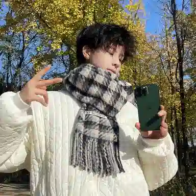 优幽兰 百搭时尚格子流苏日韩系高级感冬季加厚保暖复古格纹外搭两用学生潮流氛围感穿搭 绒线围巾 女款