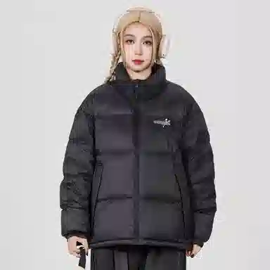 鸭鸭 美式简约品牌字母印花保暖抗寒舒适运动柔软休闲宽松防钻绒云朵泡芙立领个性拉链面包服羽绒服 男女同款