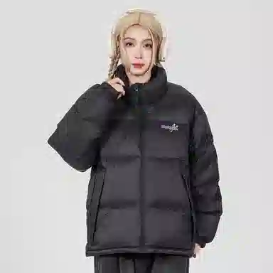 鸭鸭 美式简约品牌字母印花保暖抗寒舒适运动柔软休闲宽松防钻绒云朵泡芙立领个性拉链面包服羽绒服 男女同款