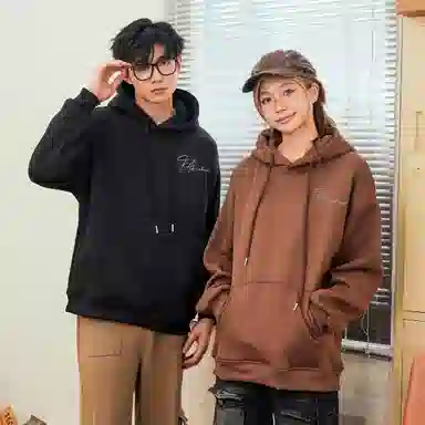 LA'T.WEEKEND clean fit Logo