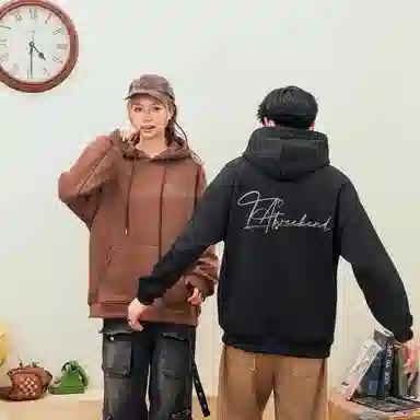 LA'T.WEEKEND clean fit Logo