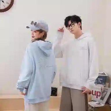 LA'T.WEEKEND clean fit Logo