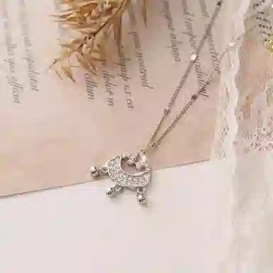 925