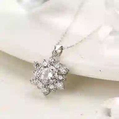 925