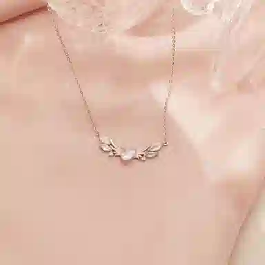 925