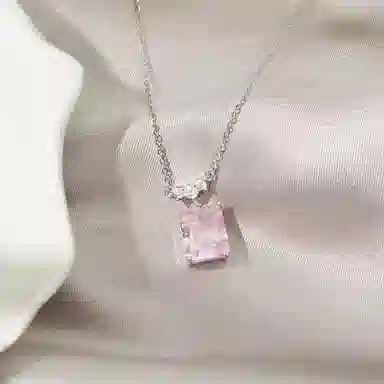 925