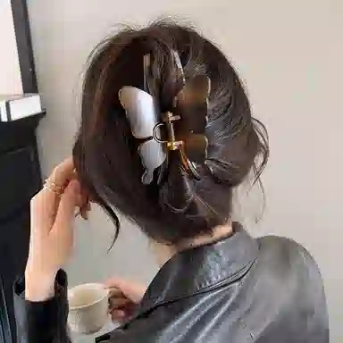 如花梦 简约蝴蝶 高级感气质鲨鱼夹 亚克力 发夹 女款