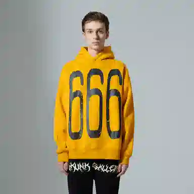 SKUNK GALLERY oversized