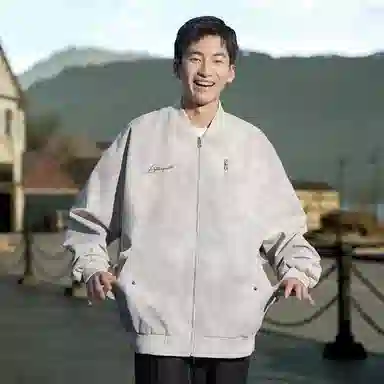 LIGHTNING MONSTER Logo