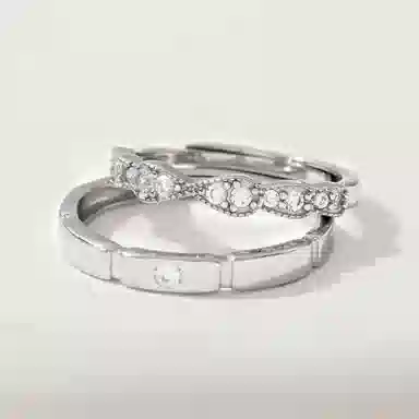 925