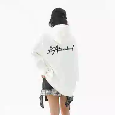 LA'T.WEEKEND Logo