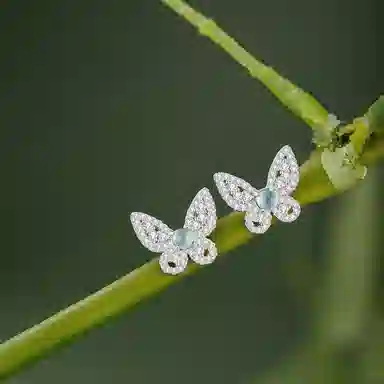 幸囍礼 蓝水 莺歌蝶舞精致  光影蝴蝶新中式国潮清冷感小众设计耳饰 轻奢高级感温婉通勤 豆种 翡翠耳环 男女同款情侣款