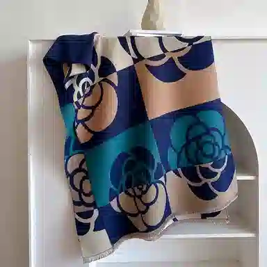 纳兰杜 优雅气质 流苏小众高级感 旅游外搭 聚酯纤维 披肩 女款