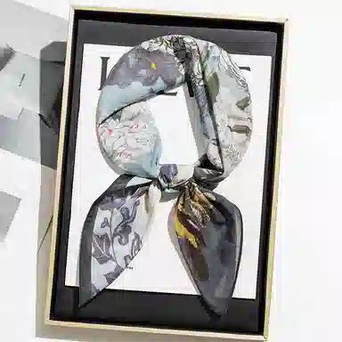 上海故事 百搭春秋时尚装饰喷绘外出 棉 桑蚕丝 绒线围巾 女款