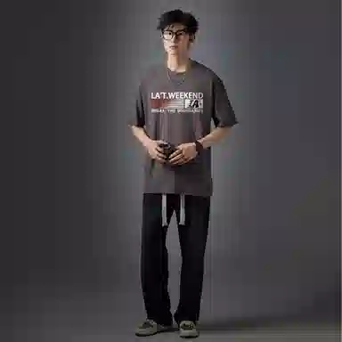 LA'T.WEEKEND T