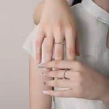 克兰茜 钟爱久久 莫比乌斯蝶恋 小众轻奢高级感设计森系蝴蝶环环相扣指环 礼盒可调节开口戒 锆石 戒指 男女同款情侣款