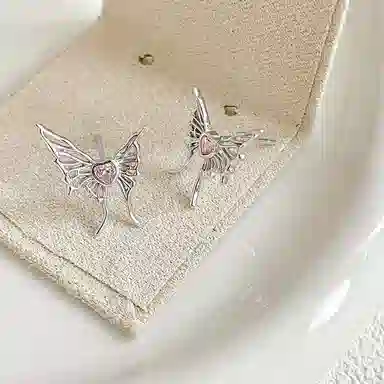 925