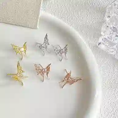 925