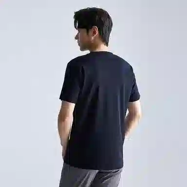 LILANZ Less Is More T-Shirt