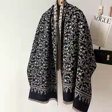 纳兰杜 气质高级感时尚百搭旅游拍照实用穿搭薄款礼盒装 聚酯纤维 披肩 女款