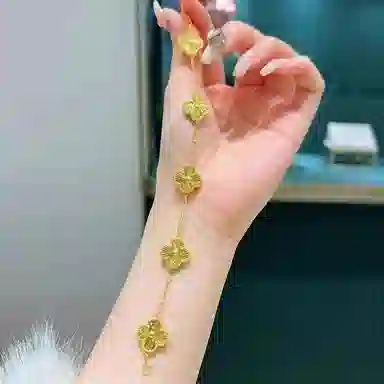 老福黄金 幸运四叶草系列 幸运相伴 幸福相随 新中式国风轻奢贵气感   璀璨闪耀 优雅气质手饰 优质母贝 手链 女款 礼盒装