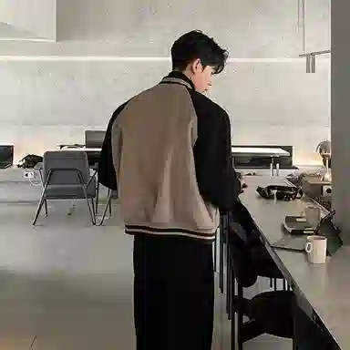 我是大卫 撞色拼接插肩袖棒球领重工高级感轻熟风休闲毛呢夹克外套 男女同款 卡其色