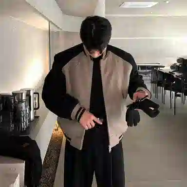 我是大卫 撞色拼接插肩袖棒球领重工高级感轻熟风休闲毛呢夹克外套 男女同款 卡其色