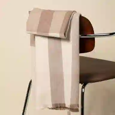 100