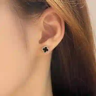 Ai De Promise Clover Stud Earrings