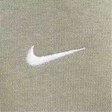 Nike Solo Swoosh