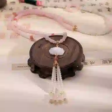 克拉日记 树脂贝珠珍珠涤纶新中式国潮古风背云长流苏璎珞粉色汉服国风马面裙配饰招财平安 琉璃 项链 女款