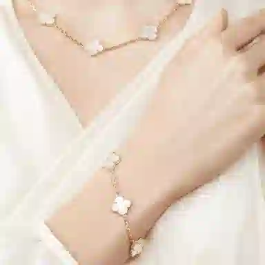 Van Cleef Arpels Alhambra Vintage Alhambra K
