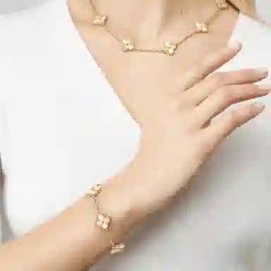 Van Cleef Arpels Alhambra K