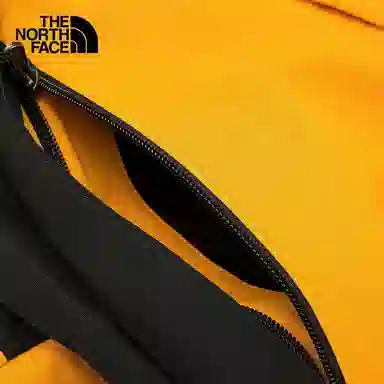 THE NORTH FACE Retro Mountain Light Futurelight