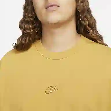 Nike Sportswear Premium Essentials