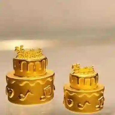 克拉日记 法式个性高级感蛋糕摆件 合金 首饰配件 男女同款情侣款 金色 #礼盒