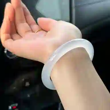 一世倾 新中式国潮小众创意设计轻奢精致高级感白月光一步一响细圆条美人镯显白水润古风气质好运 玛瑙 手镯 男女同款情侣款
