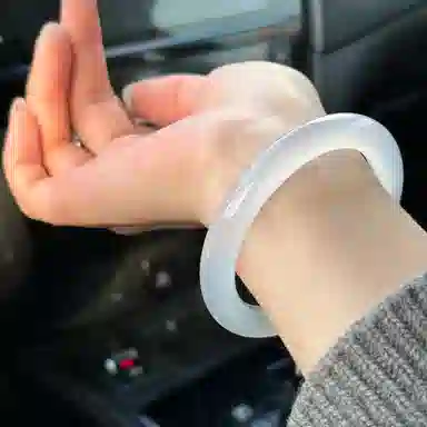 一世倾 新中式国潮小众创意设计轻奢精致高级感白月光一步一响细圆条美人镯显白水润古风气质好运 玛瑙 手镯 男女同款情侣款