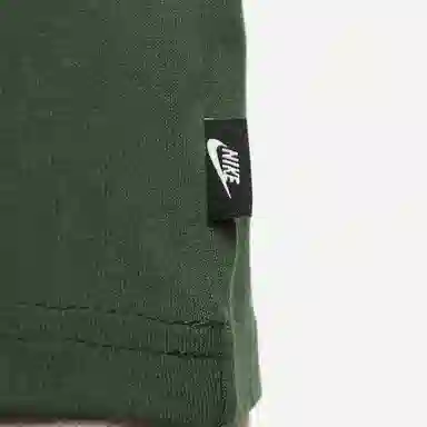 Nike Sportswear Premium Essentials Logo