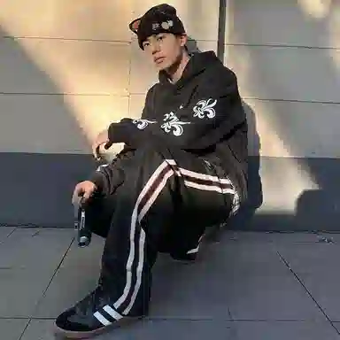 MIRACLE KILL Star Reflective Stripe Pants Black