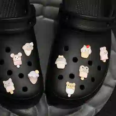 10 crocs