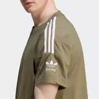 adidas originals Home of Classics LogoT
