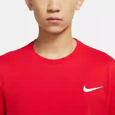 Nike Sportswear Swoosh T