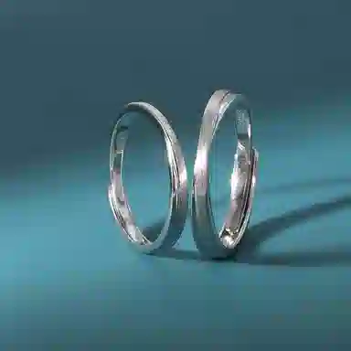 925