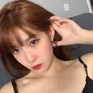 KVK Four-Point Star Earrings