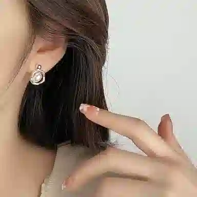 S925