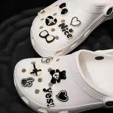 12 crocs