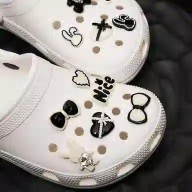 12 crocs